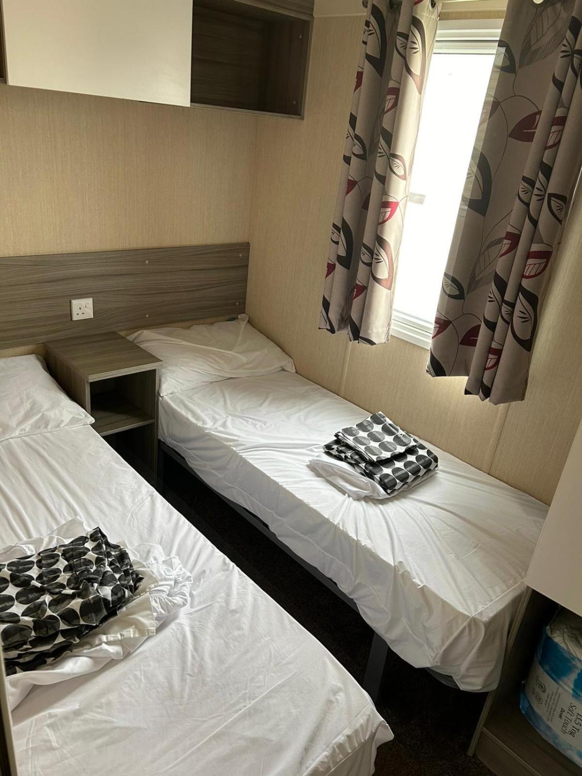 Lido Beach Caravan Prestatyn Buitenkant foto